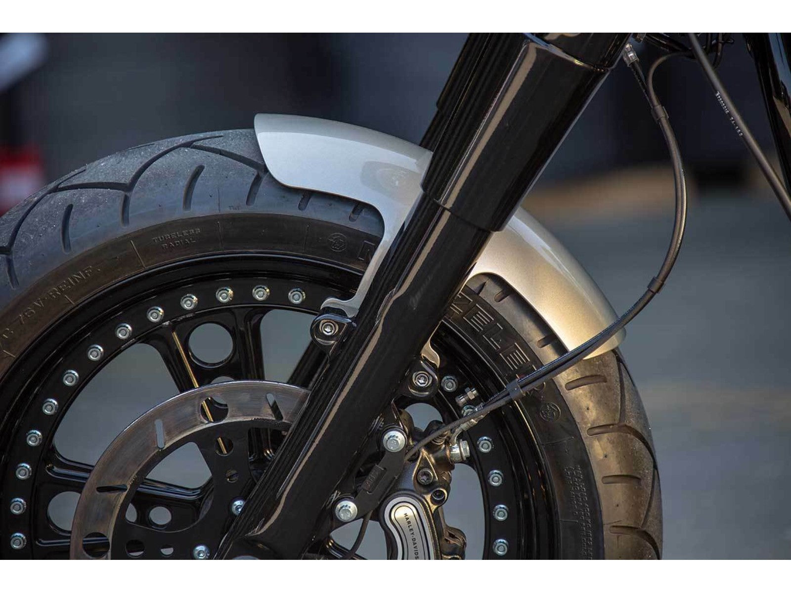Rick's Frontfender aus Stahl 18" (für M8 Softail Fat Boy ab 2018)