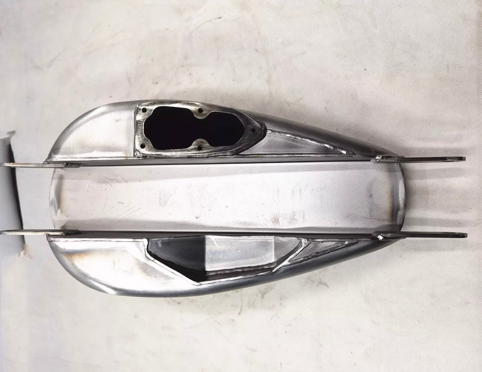 Tanque de combustible 11L (para Softail y Street Bob M8 2018-2022)