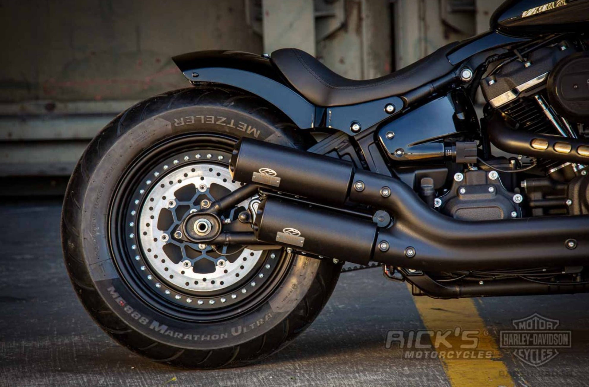 Marco estrecho del guardabarros trasero de Rick (para Softail con motor Milwaukee-Eight de 2018)