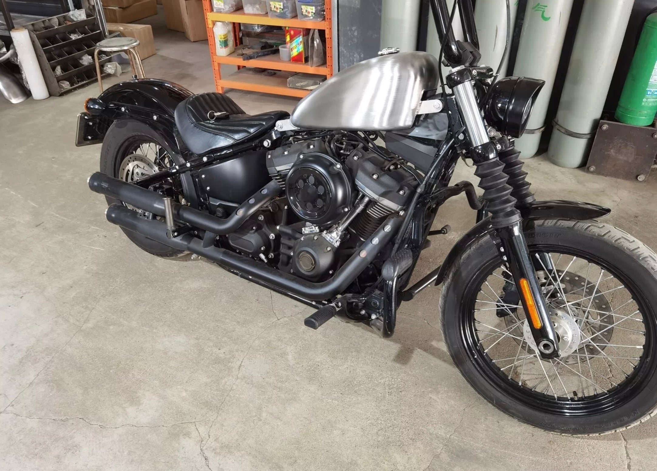 Tanque de combustible 11L (para Softail y Street Bob M8 2018-2022)