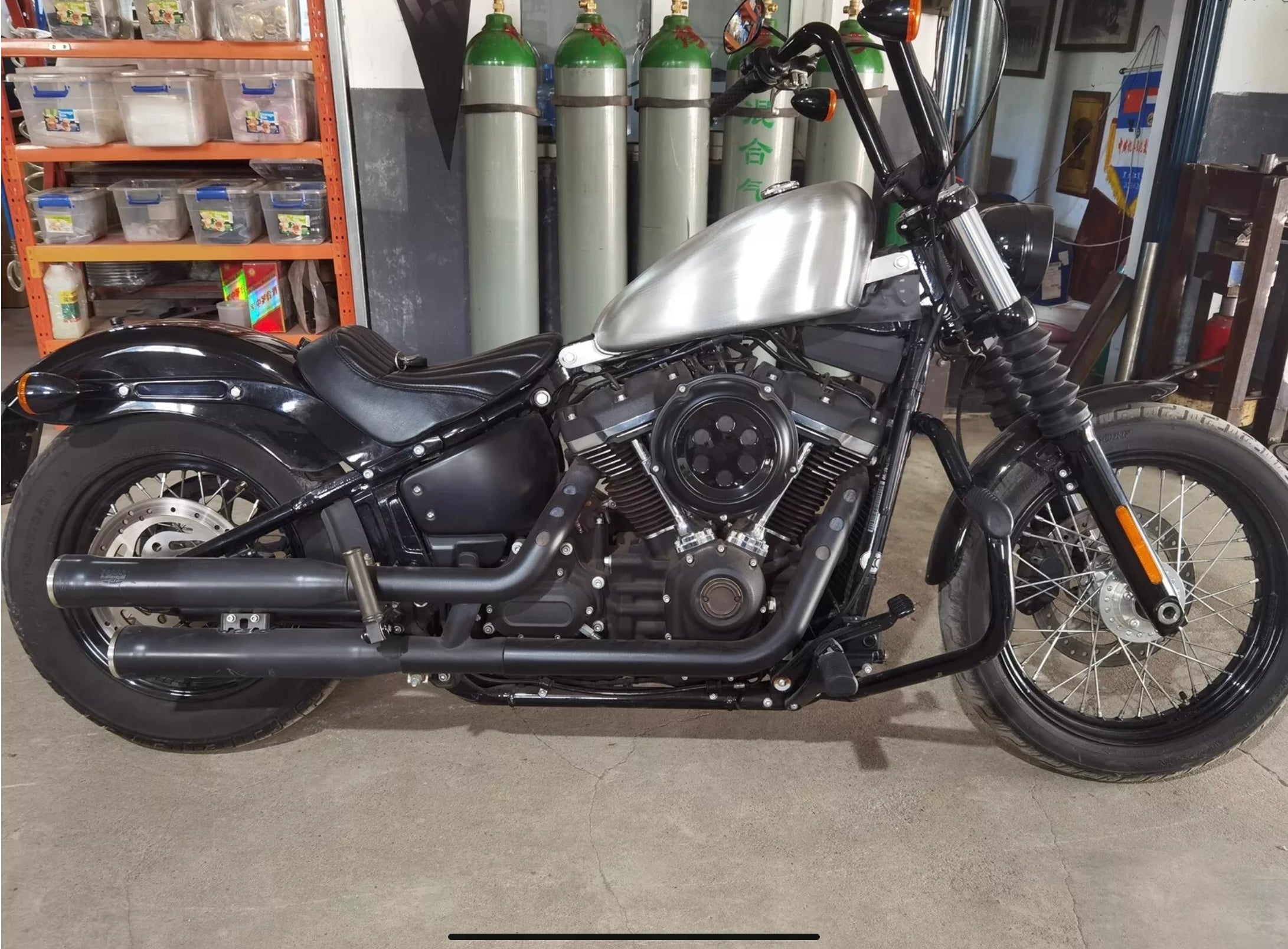 Tanque de combustible 11L (para Softail y Street Bob M8 2018-2022)