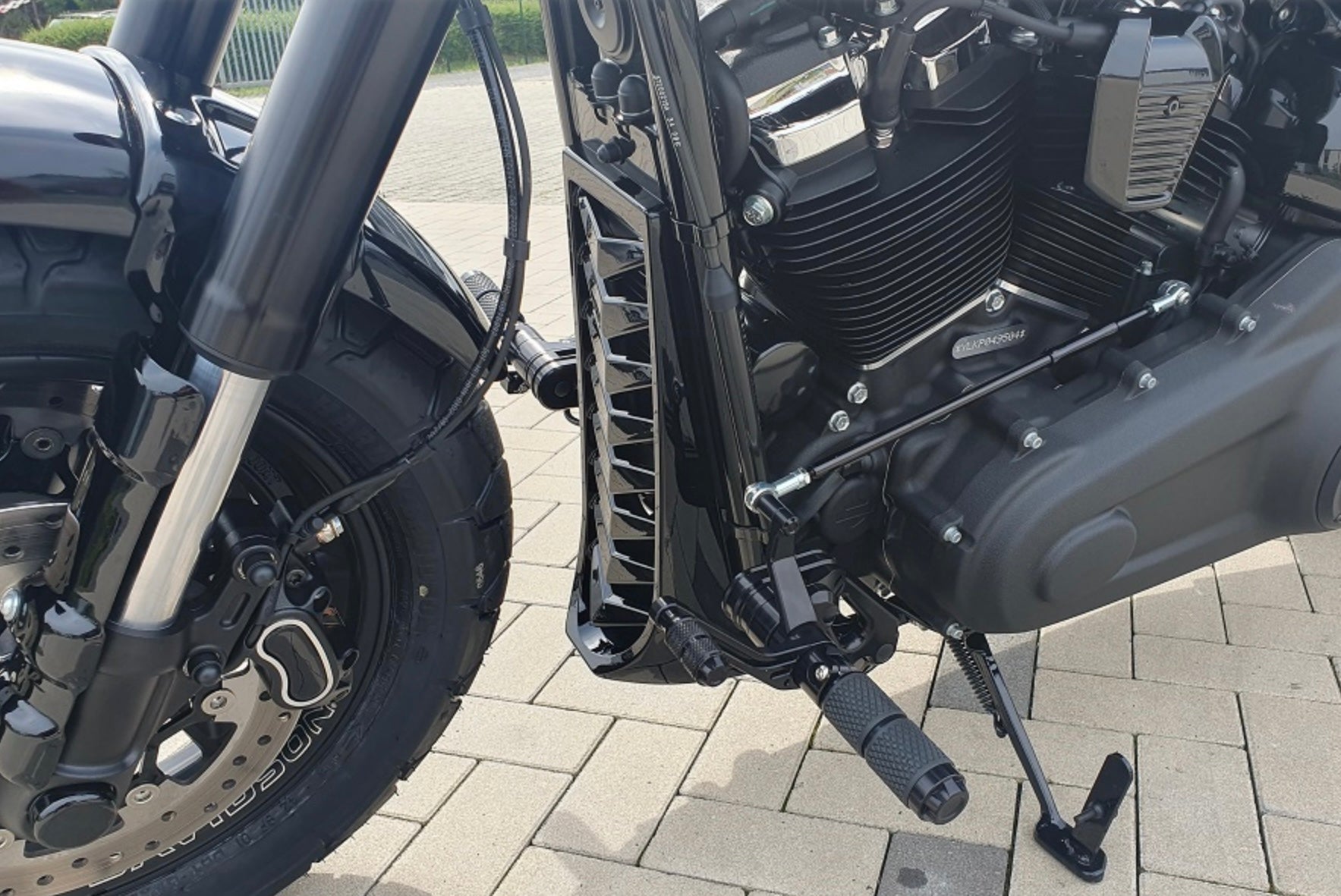 Radiator cover V2 (for Softail from 18)