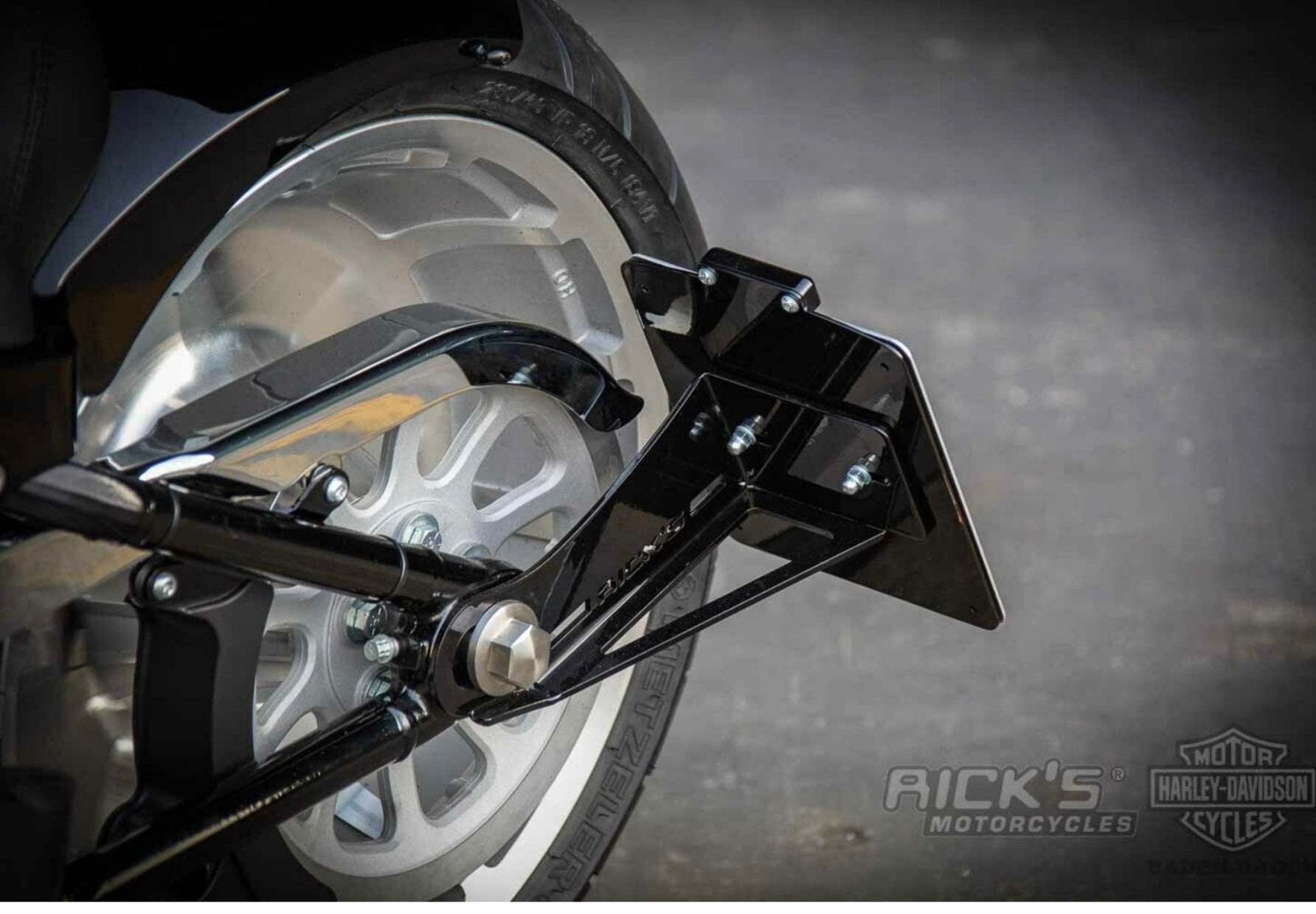 Rick's side license plate holder (for Softail from 2018)
