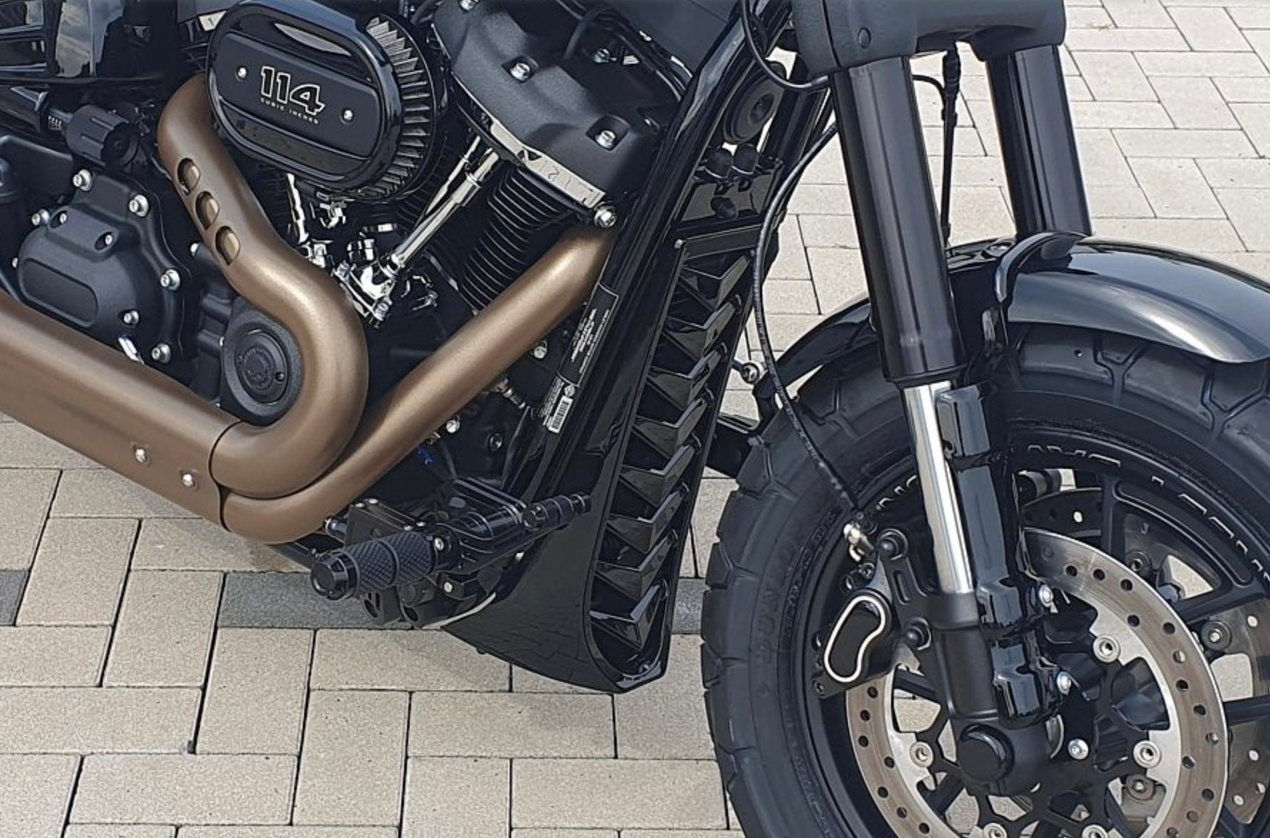Radiator cover V2 (for Softail from 18)