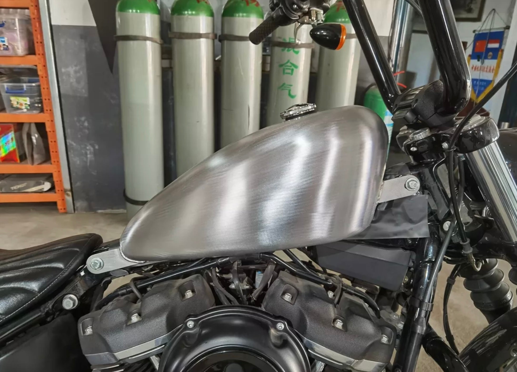 Tanque de combustible 11L (para Softail y Street Bob M8 2018-2022)