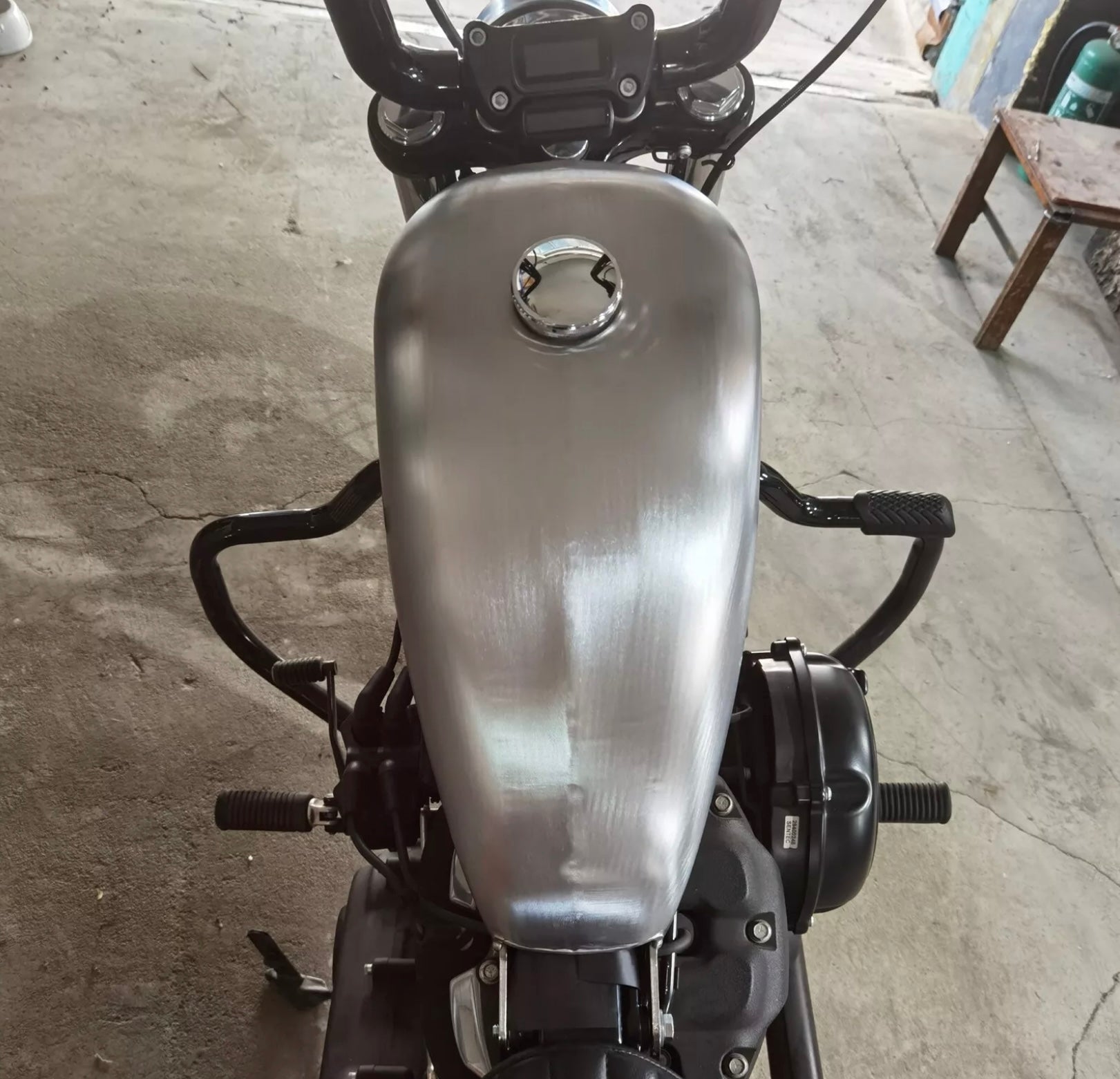 Tanque de combustible 11L (para Softail y Street Bob M8 2018-2022)
