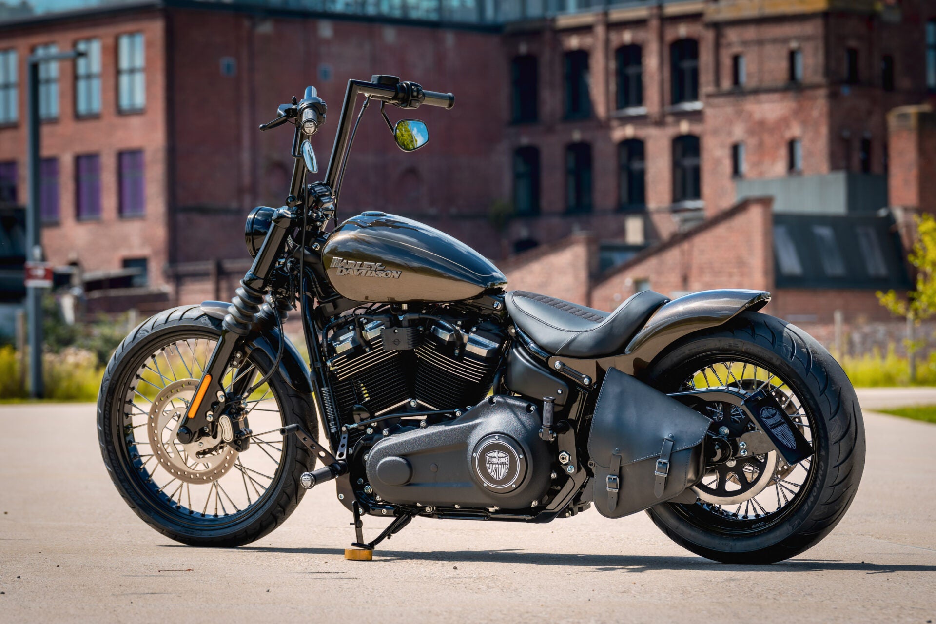 Thunderbike Einzelsitz Leder schwarz gesteppt (für Softail ab 2018)
