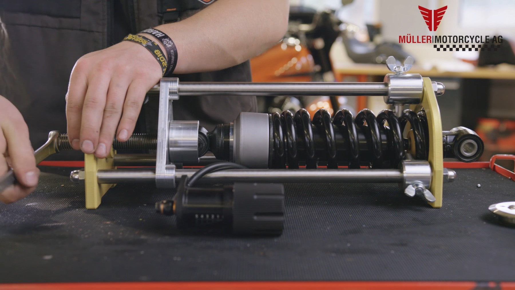 Müller Federbeinpresse (für Montage Tieferleger)