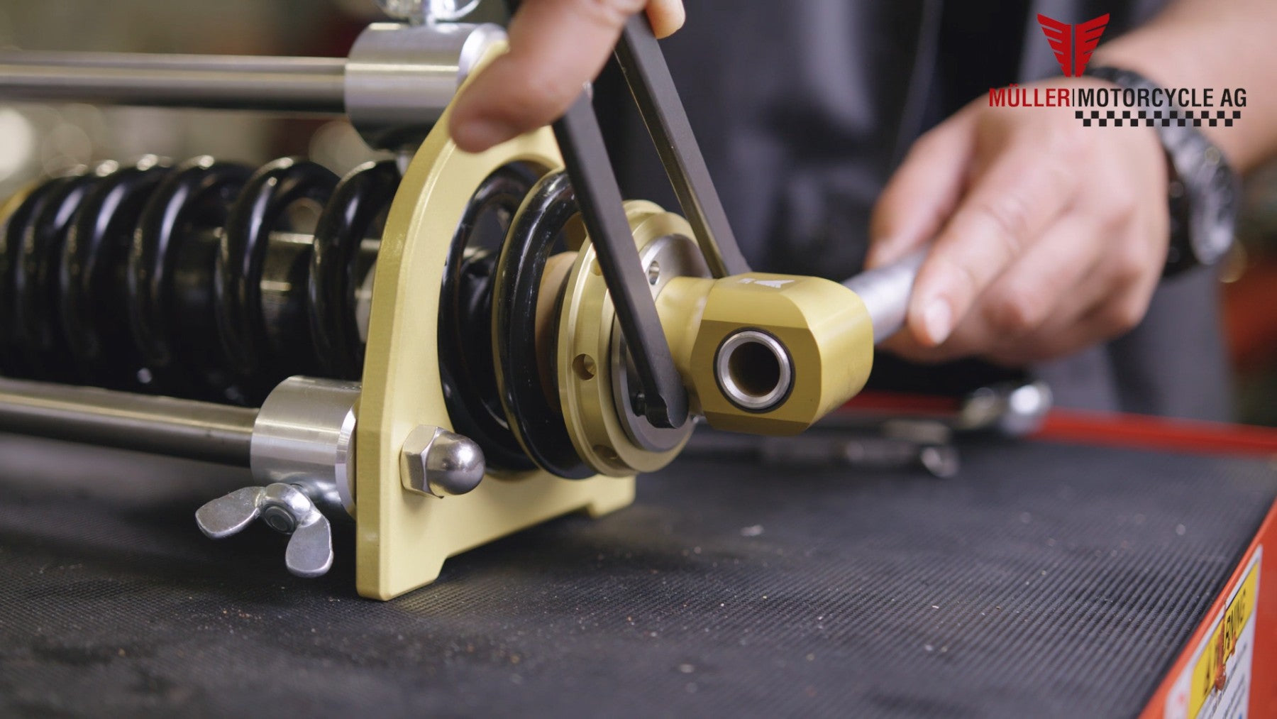 Müller Federbeinpresse (für Montage Tieferleger)