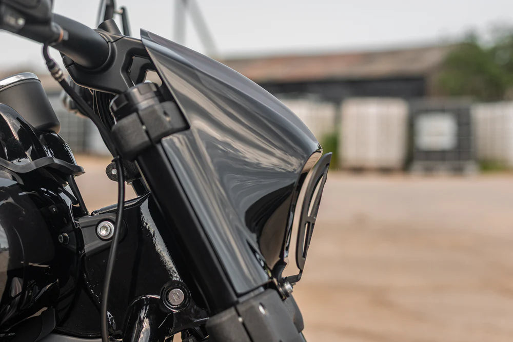 Killer-Custom Scheinwerfer Verkleidung Aggressor Grill (für Fat Bob ab 18)