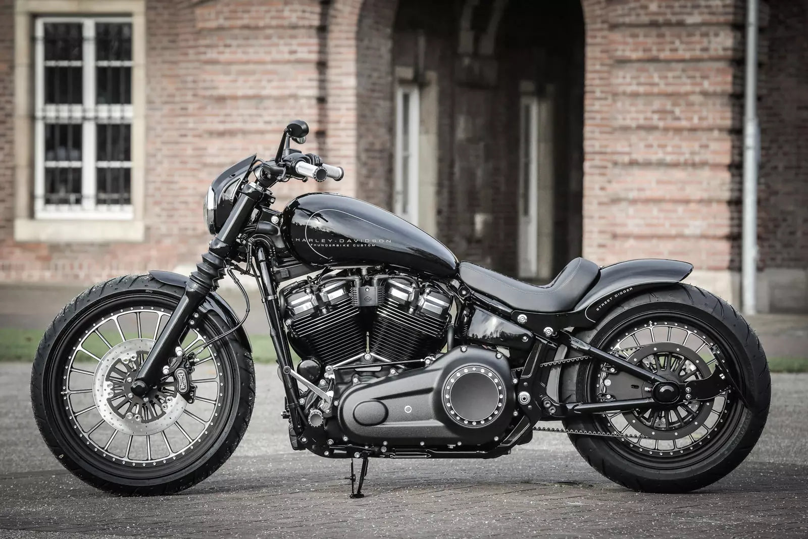 Kit de reubicación de bobina de encendido Thunderbike (para Softail a partir del 18)