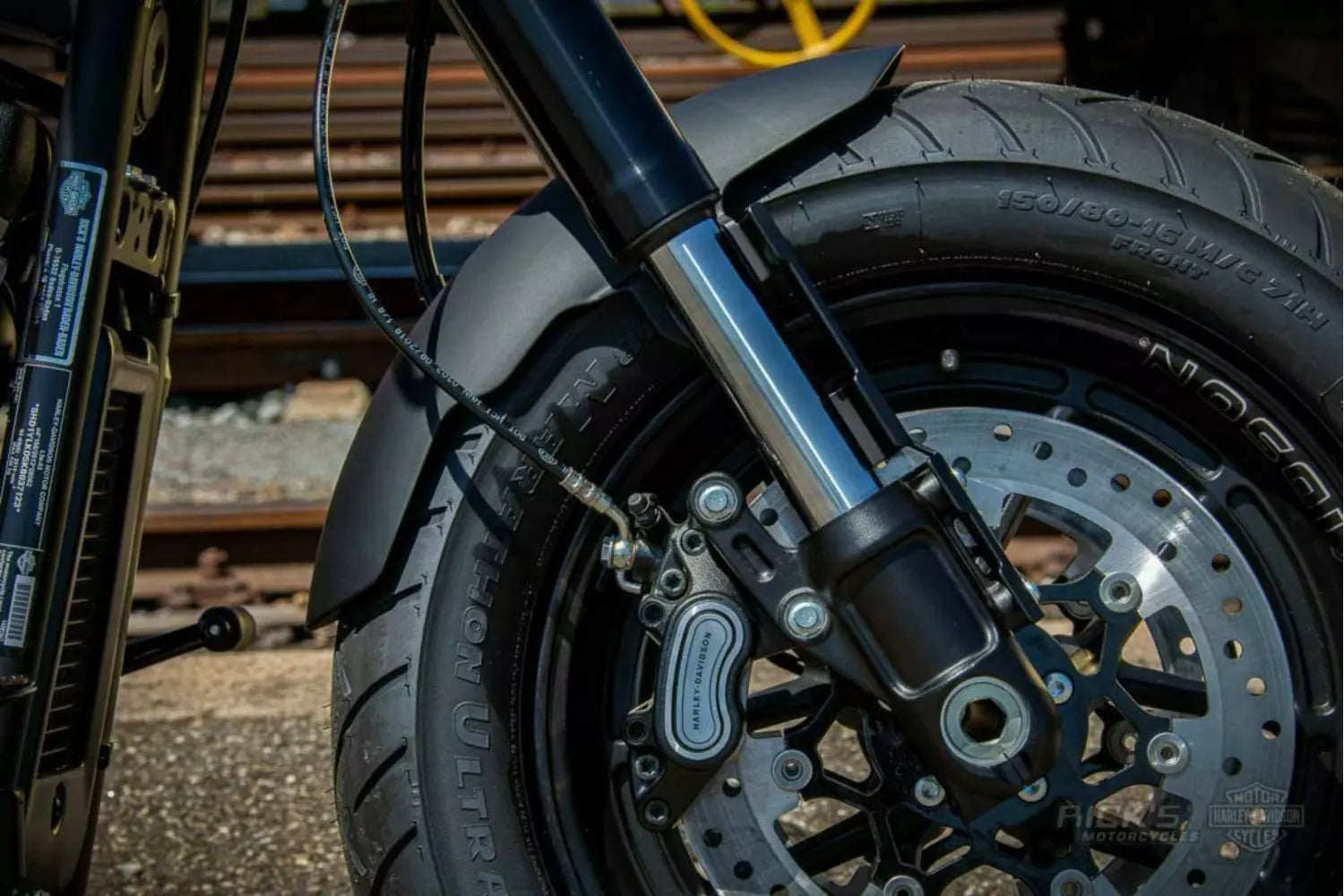 Rick‘s Frontfender Steel 16" roh (für Fat Bob ab 18)