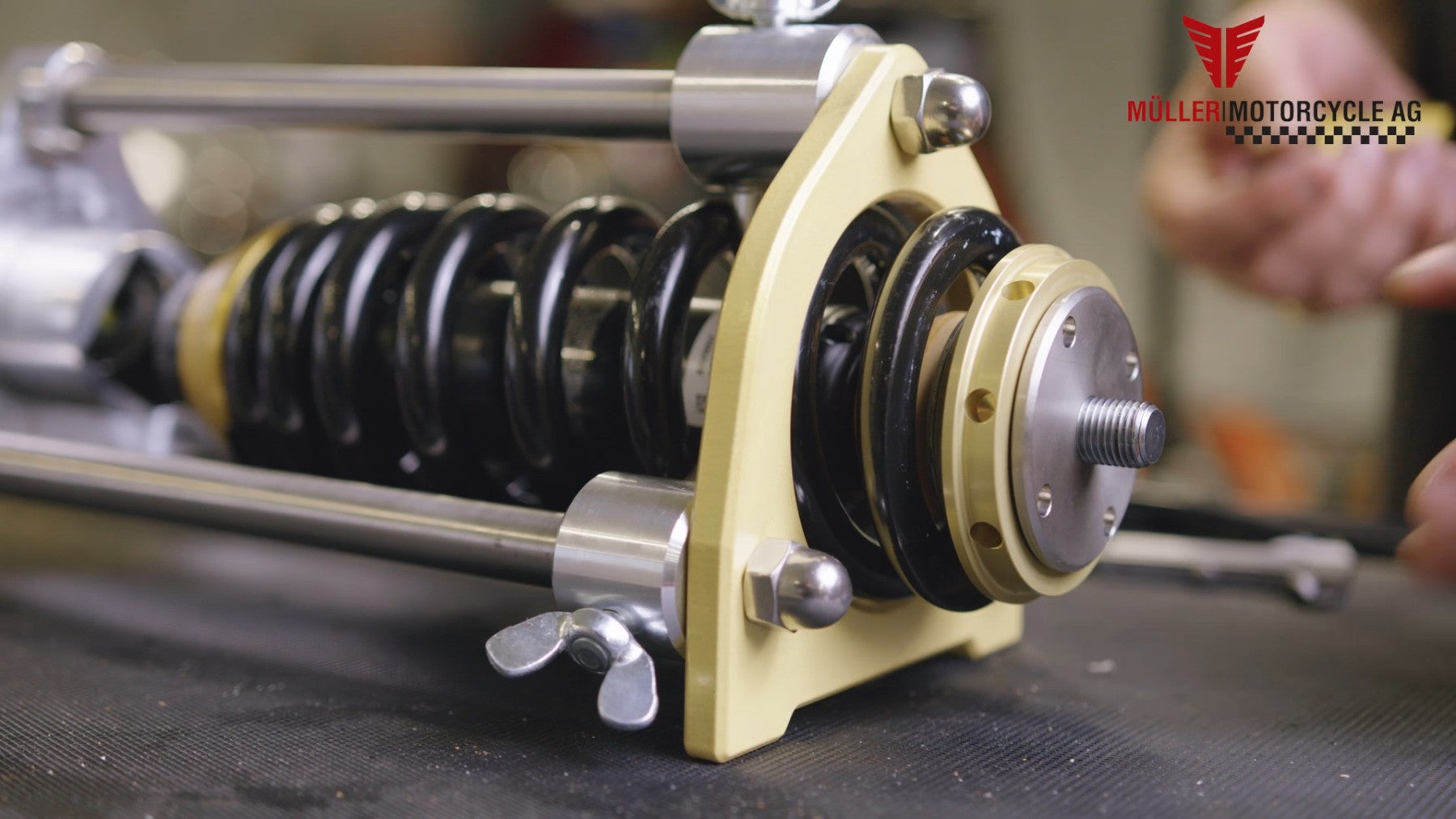Müller strut press (for mounting lowering)